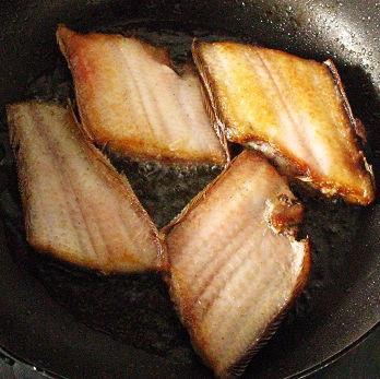 香煎肉鳎鱼怎么做，香煎肉鳎鱼怎么做好吃，香煎肉鳎鱼做法