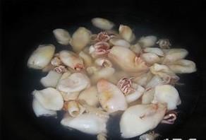 梧桐花炒蒜苗怎么做，梧桐花炒蒜苗怎么做好吃，梧桐花炒蒜苗做法