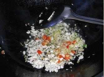 茭白炒目鱼仔怎么做，茭白炒目鱼仔怎么做好吃，茭白炒目鱼仔做法