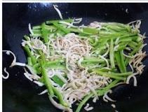 尖椒炒银鱼怎么做，尖椒炒银鱼怎么做好吃，尖椒炒银鱼做法