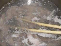 鱼丝笋丝菜椒丝怎么做，鱼丝笋丝菜椒丝怎么做好吃，鱼丝笋丝菜椒丝做法