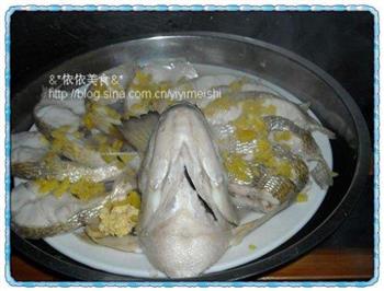孔雀开屏蒸鲈鱼怎么做，孔雀开屏蒸鲈鱼怎么做好吃，孔雀开屏蒸鲈鱼做法
