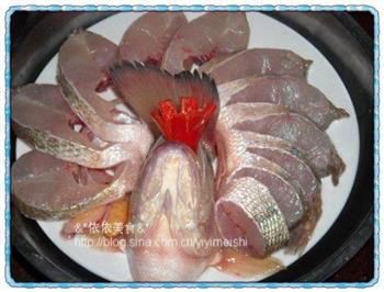 孔雀开屏蒸鲈鱼怎么做，孔雀开屏蒸鲈鱼怎么做好吃，孔雀开屏蒸鲈鱼做法