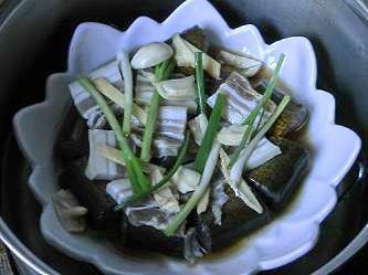 咸肉煮黄鳝怎么做，咸肉煮黄鳝怎么做好吃，咸肉煮黄鳝做法