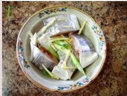 干煎盐酥带鱼怎么做，干煎盐酥带鱼怎么做好吃，干煎盐酥带鱼做法