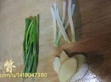 葱香鲳鱼怎么做，葱香鲳鱼怎么做好吃，葱香鲳鱼做法