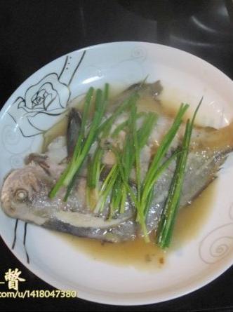 葱香鲳鱼怎么做，葱香鲳鱼怎么做好吃，葱香鲳鱼做法