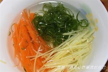 三丝盖鲈鱼怎么做，三丝盖鲈鱼怎么做好吃，三丝盖鲈鱼做法