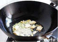 韭菜烧带鱼怎么做，韭菜烧带鱼怎么做好吃，韭菜烧带鱼做法