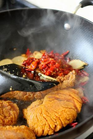 青豆鱼籽煲怎么做，青豆鱼籽煲怎么做好吃，青豆鱼籽煲做法