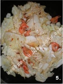 香辣河虾炖白菜怎么做，香辣河虾炖白菜怎么做好吃，香辣河虾炖白菜做法