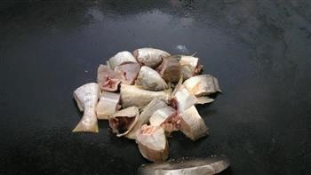 黄花鱼瘦肉白菜汤怎么做，黄花鱼瘦肉白菜汤怎么做好吃，黄花鱼瘦肉白菜汤做法