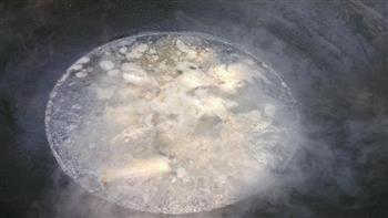 黄花鱼瘦肉白菜汤怎么做，黄花鱼瘦肉白菜汤怎么做好吃，黄花鱼瘦肉白菜汤做法