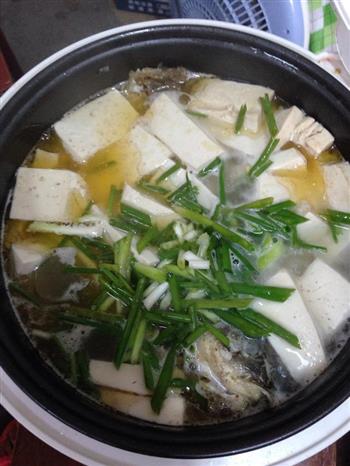 寝室鲫鱼豆腐汤怎么做，寝室鲫鱼豆腐汤怎么做好吃，寝室鲫鱼豆腐汤做法