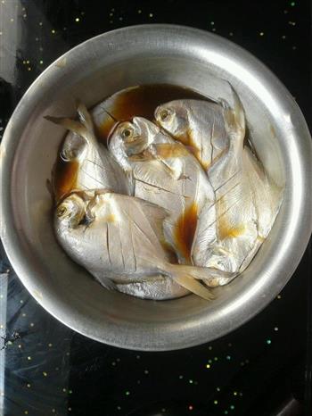 脆香小鲳鱼怎么做，脆香小鲳鱼怎么做好吃，脆香小鲳鱼做法