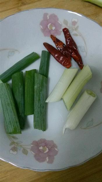 炖油炸鱼块怎么做，炖油炸鱼块怎么做好吃，炖油炸鱼块做法