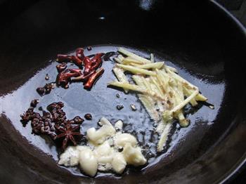 香辣红鲤鱼怎么做，香辣红鲤鱼怎么做好吃，香辣红鲤鱼做法