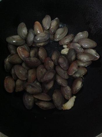 家常菜-罗勒炒花甲怎么做，家常菜-罗勒炒花甲怎么做好吃，家常菜-罗勒炒花甲做法