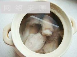 花生大枣猪蹄汤怎么做，花生大枣猪蹄汤怎么做好吃，花生大枣猪蹄汤做法