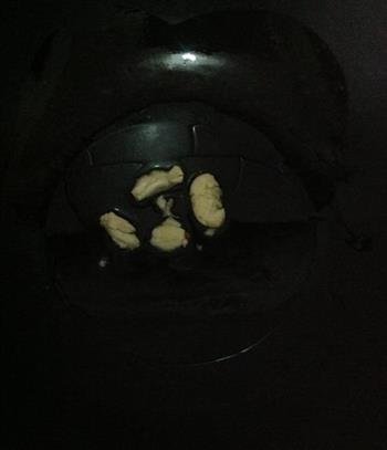 家常菜-罗勒炒花甲怎么做，家常菜-罗勒炒花甲怎么做好吃，家常菜-罗勒炒花甲做法