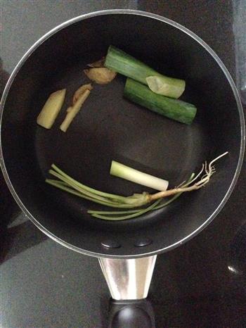 奶锅 清蒸鲳鱼怎么做，奶锅 清蒸鲳鱼怎么做好吃，奶锅 清蒸鲳鱼做法