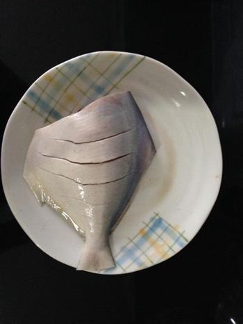 奶锅 清蒸鲳鱼怎么做，奶锅 清蒸鲳鱼怎么做好吃，奶锅 清蒸鲳鱼做法