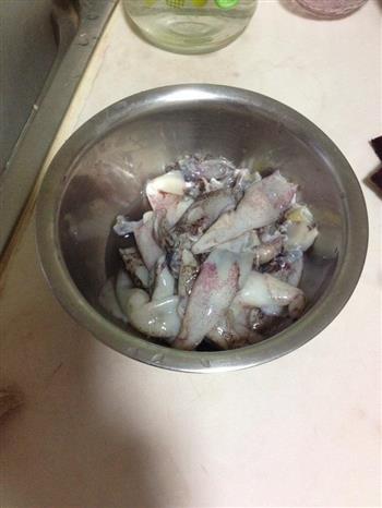 韩式辣炒笔管鱼怎么做，韩式辣炒笔管鱼怎么做好吃，韩式辣炒笔管鱼做法