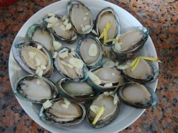 蒜蓉豉油蒸鲍鱼怎么做，蒜蓉豉油蒸鲍鱼怎么做好吃，蒜蓉豉油蒸鲍鱼做法