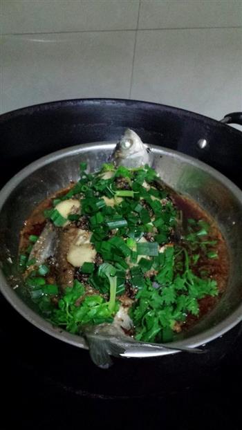 蒜蓉豆鼓蒸鳊鱼怎么做，蒜蓉豆鼓蒸鳊鱼怎么做好吃，蒜蓉豆鼓蒸鳊鱼做法