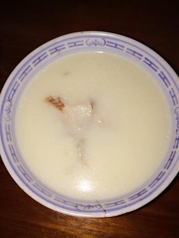鲜香奶白鲫鱼汤怎么做，鲜香奶白鲫鱼汤怎么做好吃，鲜香奶白鲫鱼汤做法