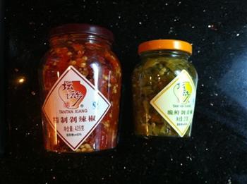 鸳鸯剁椒蒸鱼头怎么做，鸳鸯剁椒蒸鱼头怎么做好吃，鸳鸯剁椒蒸鱼头做法
