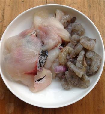 特色菜-淡水鱼遇上海虾怎么做，特色菜-淡水鱼遇上海虾怎么做好吃，特色菜-淡水鱼遇上海虾做法