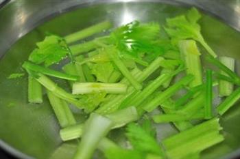 简单快手菜-麻辣香水鱼怎么做，简单快手菜-麻辣香水鱼怎么做好吃，简单快手菜-麻辣香水鱼做法