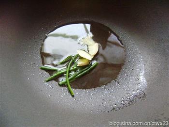 咸蛋黄焗膏蟹怎么做，咸蛋黄焗膏蟹怎么做好吃，咸蛋黄焗膏蟹做法