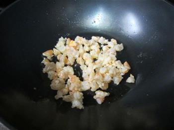 咸蛋黄鲜虾烩豆腐怎么做，咸蛋黄鲜虾烩豆腐怎么做好吃，咸蛋黄鲜虾烩豆腐做法