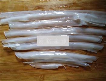 牛丸木耳炖粉条怎么做，牛丸木耳炖粉条怎么做好吃，牛丸木耳炖粉条做法