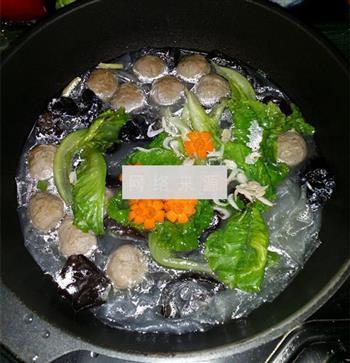 牛丸木耳炖粉条怎么做，牛丸木耳炖粉条怎么做好吃，牛丸木耳炖粉条做法