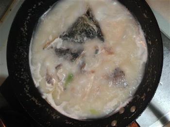 荷仙菇鱼头豆腐汤怎么做，荷仙菇鱼头豆腐汤怎么做好吃，荷仙菇鱼头豆腐汤做法
