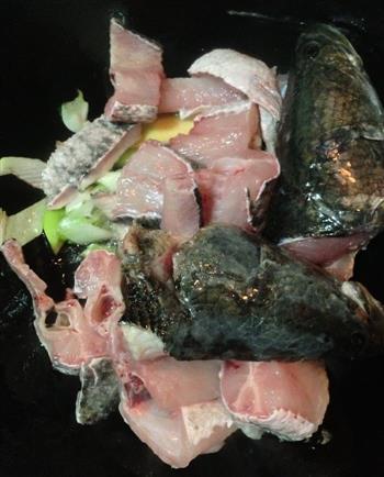 荷仙菇鱼头豆腐汤怎么做，荷仙菇鱼头豆腐汤怎么做好吃，荷仙菇鱼头豆腐汤做法