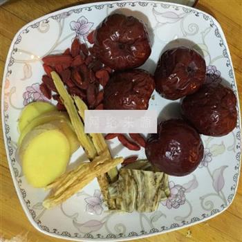 养生乌鸡汤怎么做，养生乌鸡汤怎么做好吃，养生乌鸡汤做法