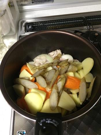 日本料理豚汁怎么做，日本料理豚汁怎么做好吃，日本料理豚汁做法