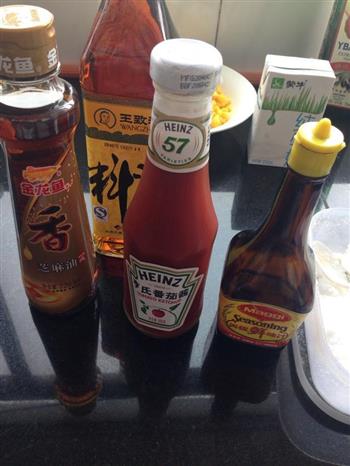 茄汁油闷虾怎么做，茄汁油闷虾怎么做好吃，茄汁油闷虾做法