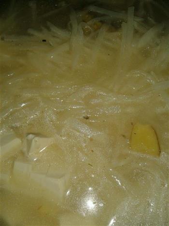 鲫鱼萝卜豆腐汤怎么做，鲫鱼萝卜豆腐汤怎么做好吃，鲫鱼萝卜豆腐汤做法