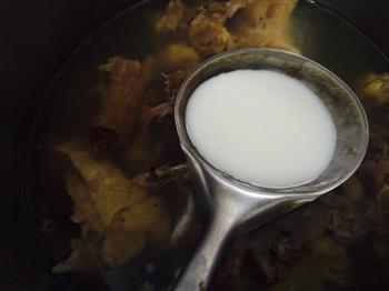 香醇鸭架汤怎么做，香醇鸭架汤怎么做好吃，香醇鸭架汤做法