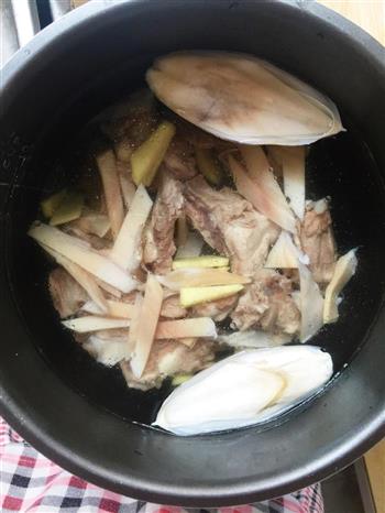 墨鱼猪骨汤怎么做，墨鱼猪骨汤怎么做好吃，墨鱼猪骨汤做法