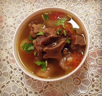 西红柿土豆牛尾汤怎么做，西红柿土豆牛尾汤怎么做好吃，西红柿土豆牛尾汤做法