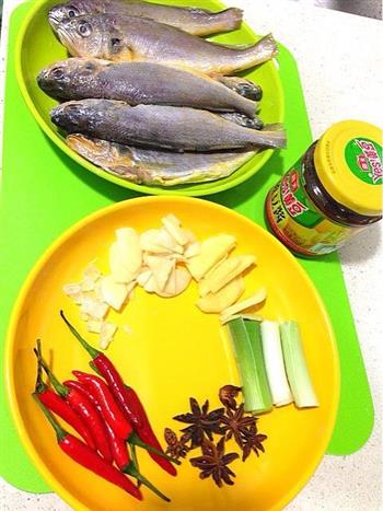 锅贴小黄鱼怎么做，锅贴小黄鱼怎么做好吃，锅贴小黄鱼做法