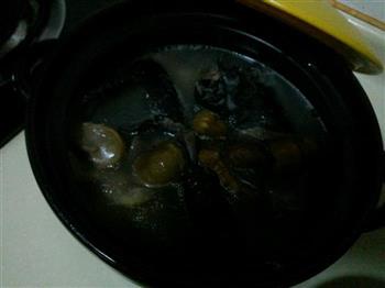 人参煲乌鸡板栗汤怎么做，人参煲乌鸡板栗汤怎么做好吃，人参煲乌鸡板栗汤做法
