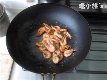 葱香油爆虾怎么做，葱香油爆虾怎么做好吃，葱香油爆虾做法