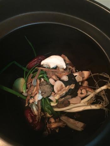 四物乌鸡汤怎么做，四物乌鸡汤怎么做好吃，四物乌鸡汤做法